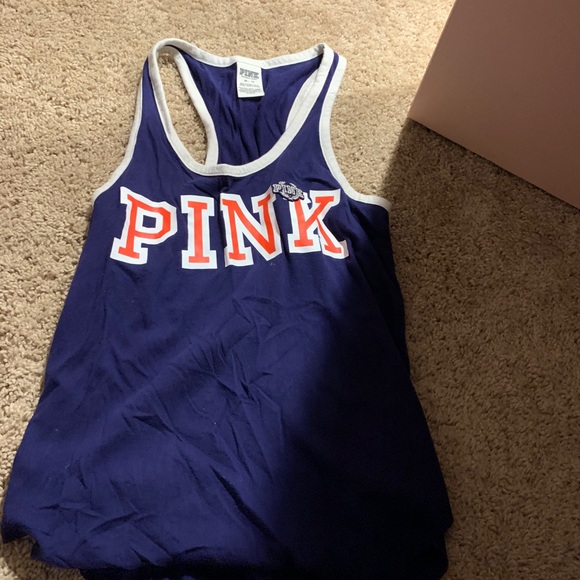 Clothes - Picture 5 of 6